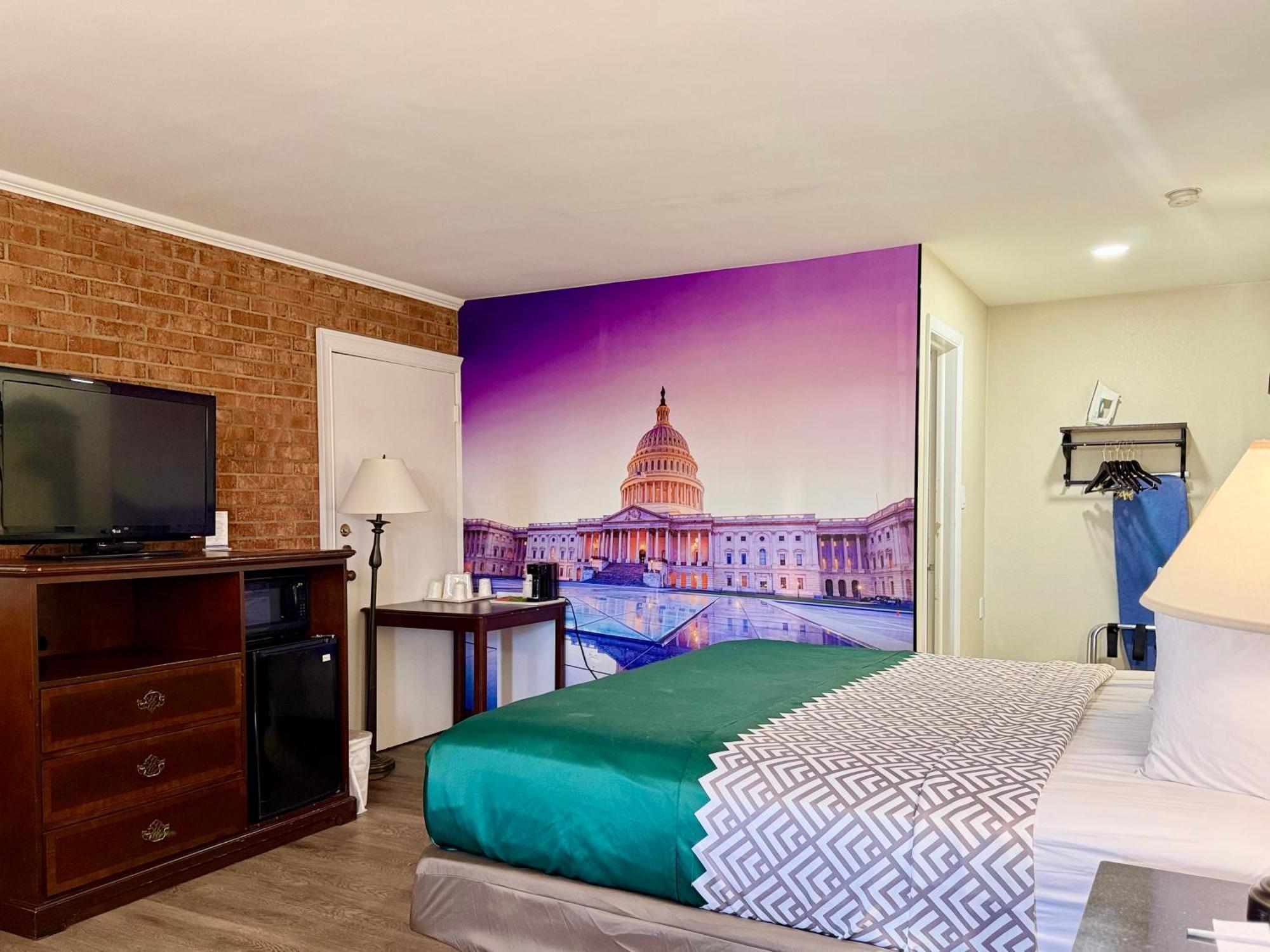 Governor House Inn Arlington/Falls Church Extérieur photo