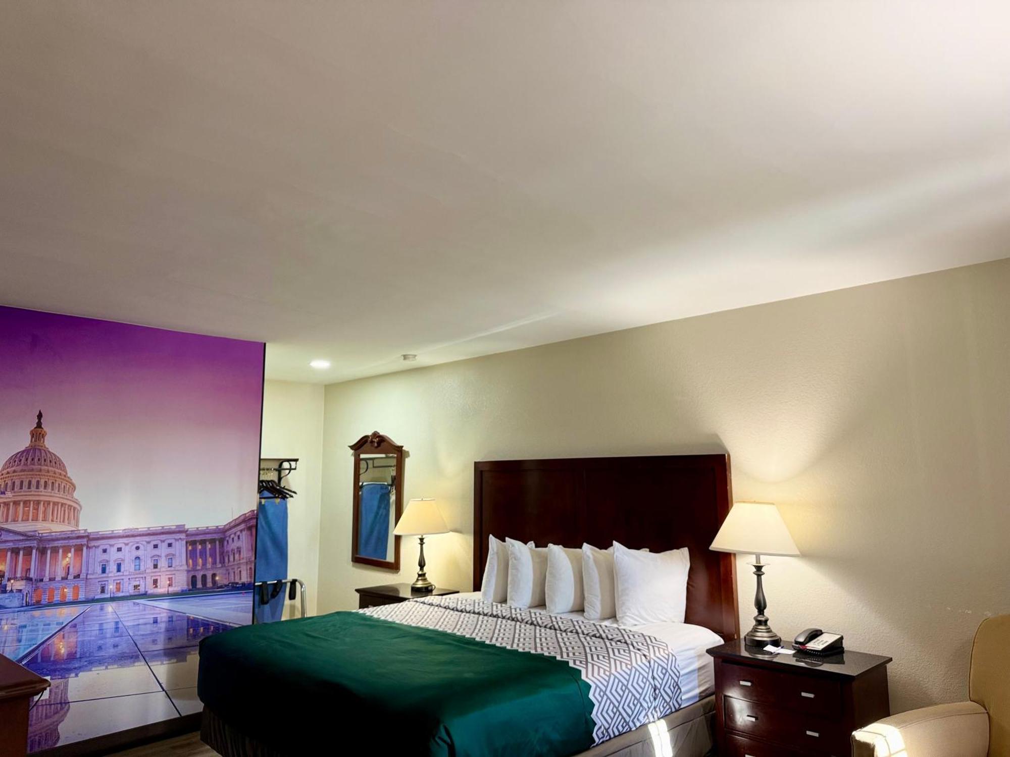 Governor House Inn Arlington/Falls Church Extérieur photo